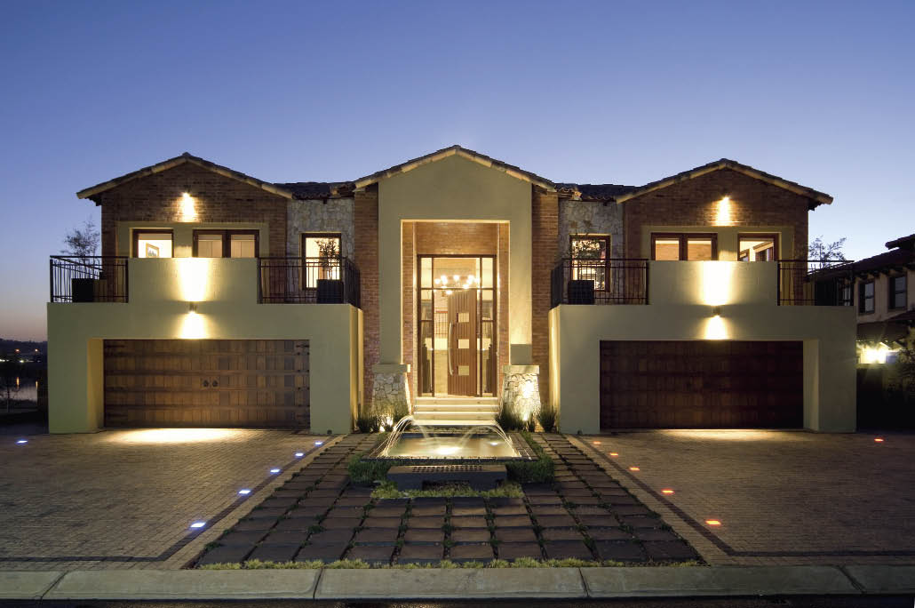 Rietpan Construction ( 072 056 2056)was responsible for the comprehensive construction of this home from the very start to adding the final finishing touches. The company also plastered the exterior and interior, painted the walls, fitted the ceilings, molded cornices, and laid the tiles and rhinolite. Rich earthy tones were chosen for features such as the natural sandstone, terracotta bricks, purpose-made sash windows and doors from Rutherford Joinery, and the Coppo clay roof tiles from Mazista. Contact Rietpan Construction for an excellent all-inclusive service.