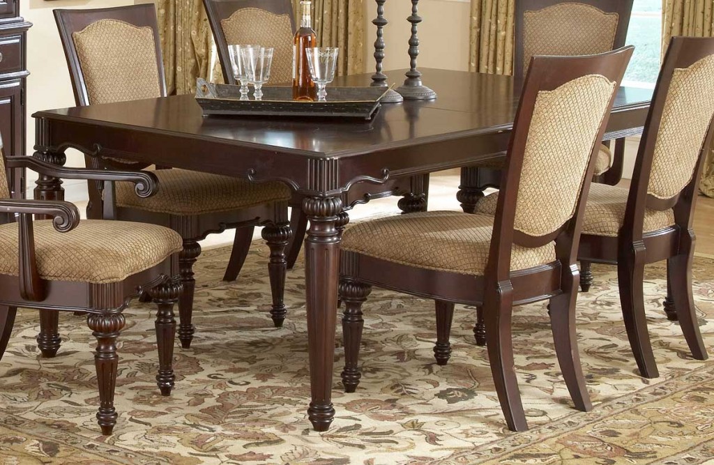 Fluted leg dining table