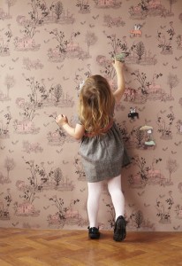 Magnetic wallpaper