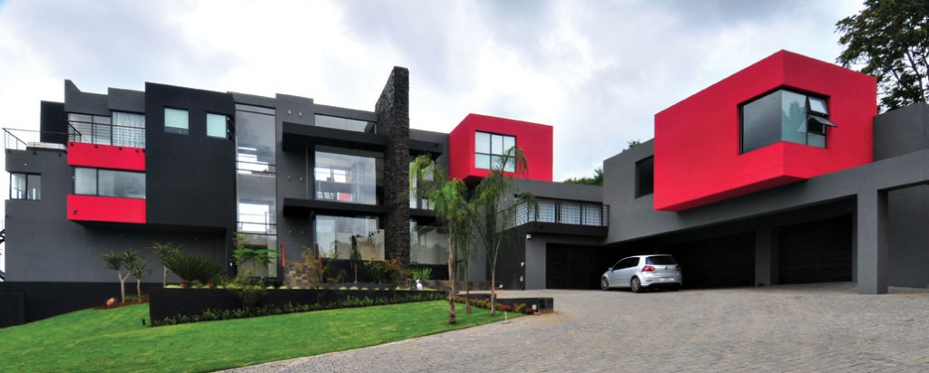 Colour blocking can be seen in the exteriors of homes as well, as can be seen in this design by local architectural firm, Nico van der Meulen Architects. Image: www.nicovdmeulen.com